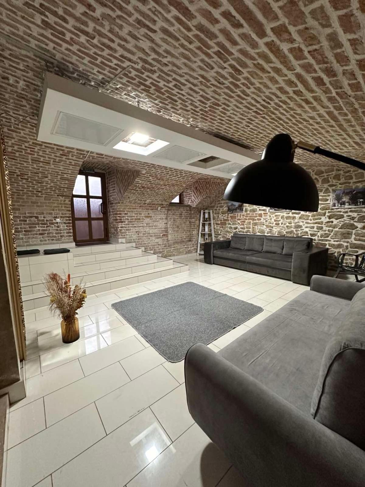 דירות צ'רנוביץ 2Х Кім-Й Loft На Площі Філармонії By Willox מראה חיצוני תמונה